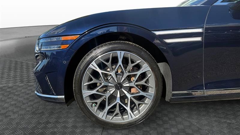 Used 2023 Genesis G90 3.5T AWD/4WD image 9
