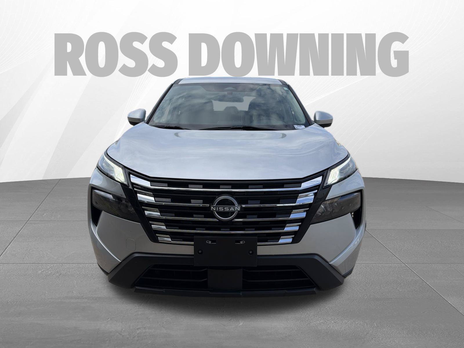 Used 2024 Nissan Rogue SV FWD image 2