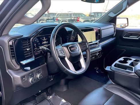Used 2025 GMC Sierra 1500 SLT image 14