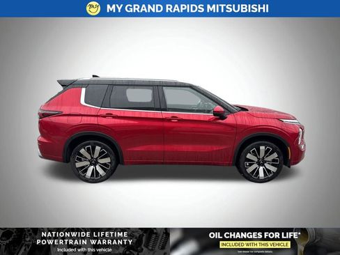 New 2026 Mitsubishi Outlander SEL image 8