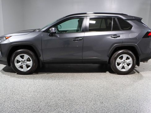 Used 2021 Toyota RAV4 XLE w/ Convenience Package AWD/4WD image 10