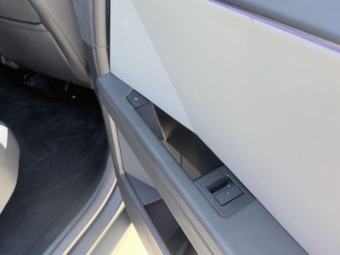 Used 2025 Tesla Cybertruck AWD Crew Cab image 36