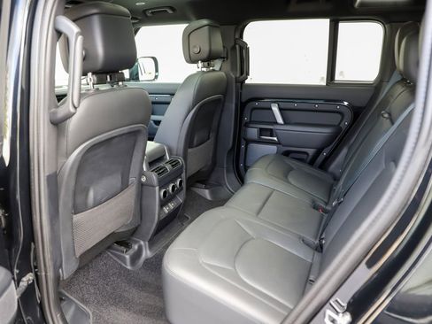 Used 2024 Land Rover Defender 110 V8 image 35