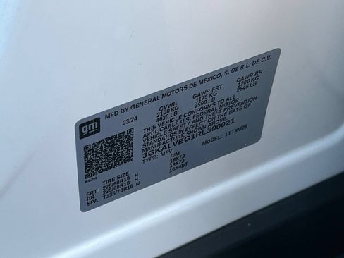 Used 2024 GMC Terrain SLT AWD/4WD image 31