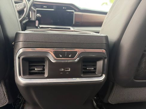 Used 2025 GMC Sierra 2500 Denali Ultimate AWD/4WD image 16