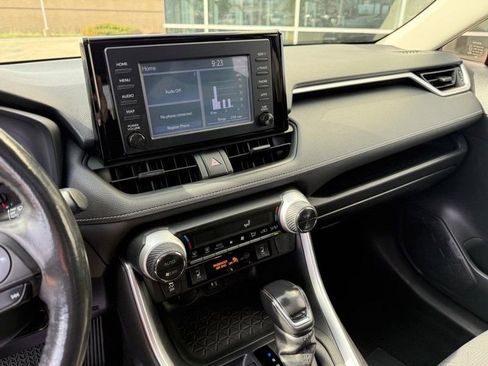 Used 2019 Toyota RAV4 XLE w/ Convenience Package AWD/4WD image 24