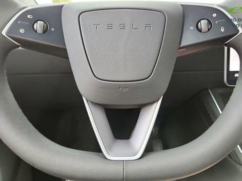 Used 2026 Tesla Model Y Long Range RWD image 39