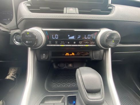 Used 2024 Toyota RAV4 XLE w/ Convenience Package AWD/4WD image 30