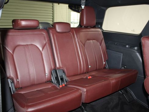 Used 2022 Ford Expedition Limited AWD/4WD image 33