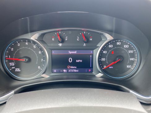 Used 2023 Chevrolet Equinox Premier AWD/4WD image 17