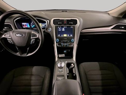 Used 2019 Ford Fusion SE FWD image 14