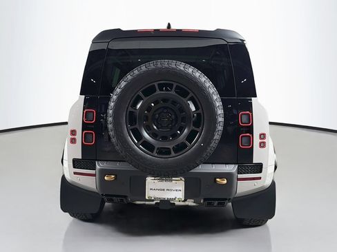 Used 2026 Land Rover Defender 110 OCTA AWD/4WD image 6