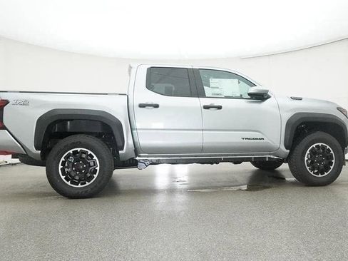 Used 2025 Toyota Tacoma TRD Off-Road AWD/4WD image 27
