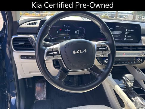 Certified 2024 Kia Telluride EX w/ EX Captain's Chair Package FWD image 14