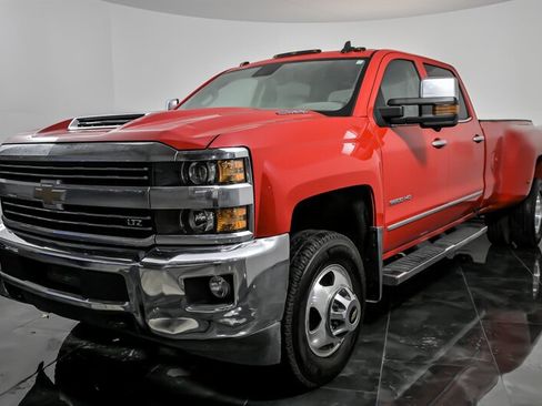 Used 2018 Chevrolet Silverado 3500 LTZ w/ Duramax Plus Package AWD/4WD image 5