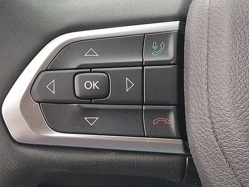 Used 2022 Jeep Compass Latitude w/ Sun and Sound Group AWD/4WD image 22