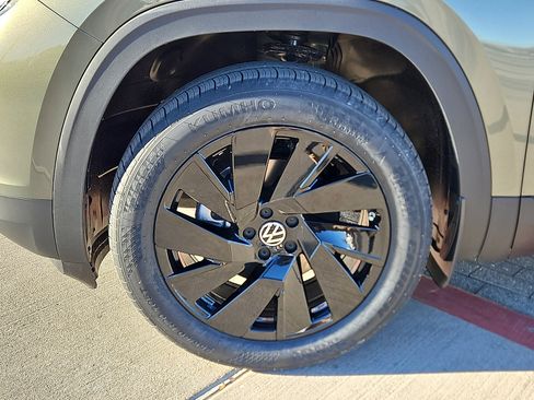 New 2026 Volkswagen Atlas Cross Sport SE image 6