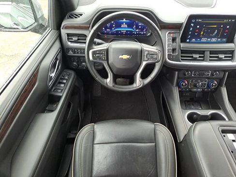 Used 2024 Chevrolet Suburban Premier image 11