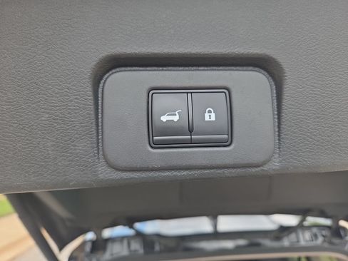 Used 2023 Nissan Rogue SL w/ SL Premium Package FWD image 38
