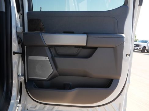 New 2026 Ford F250 Lariat w/ Black Appearance Package AWD/4WD image 13