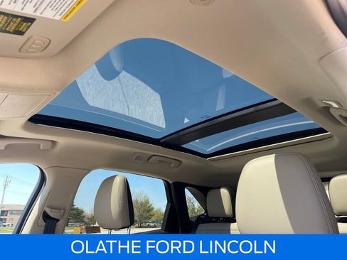 Used 2020 Ford Escape Titanium w/ Titanium Premium Package 2.0 AWD/4WD image 23