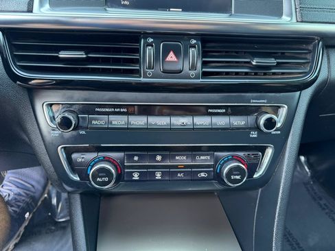 Used 2018 Kia Optima SX FWD image 40