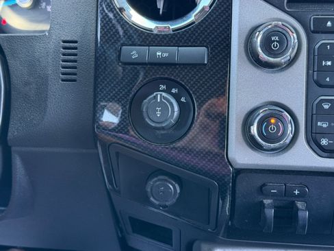 Used 2014 Ford F250 Lariat w/ Lariat Ultimate Package AWD/4WD image 18