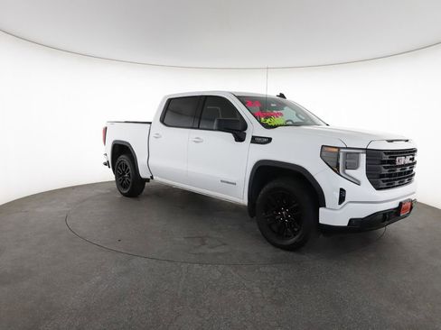 Used 2024 GMC Sierra 1500 Elevation w/ X31 Off-Road Package AWD/4WD image 2