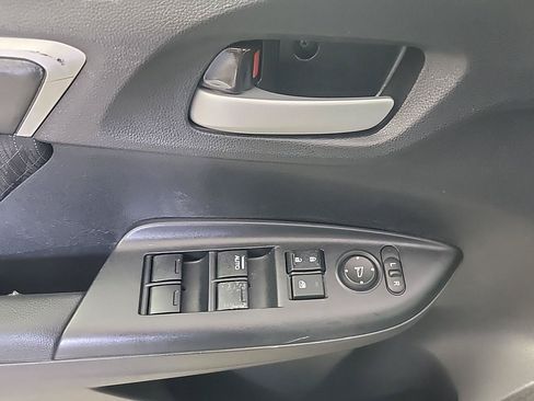 Used 2018 Honda Fit EX image 37