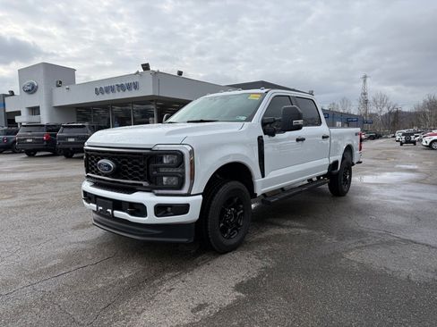 Used 2024 Ford F250 XL w/ STX Appearance Package image 3