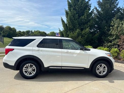 Certified 2024 Ford Explorer XLT w/ Equipment Group 202A AWD/4WD image 5