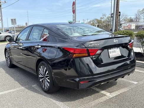 Certified 2025 Nissan Altima 2.5 SV FWD image 6