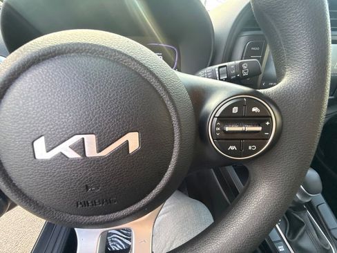 Used 2023 Kia Soul LX FWD image 21