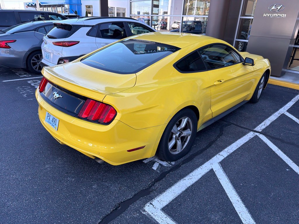 Used 2015 Ford Mustang Coupe RWD image 2