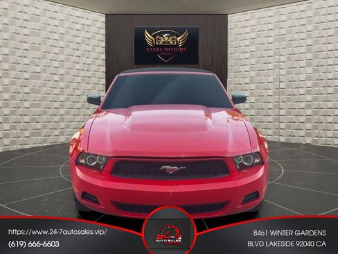 Used 2012 Ford Mustang Convertible image 3