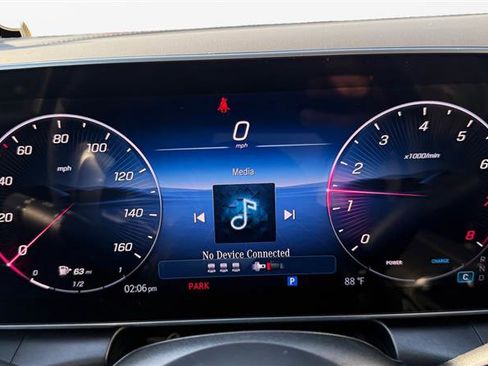Used 2025 Mercedes-Benz GLC 300 image 14