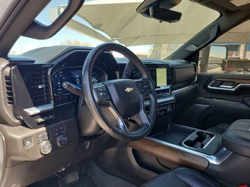 Used 2025 Chevrolet Silverado 3500 High Country w/ High Country Premium Package image 2