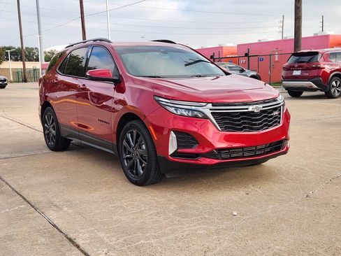 Used 2023 Chevrolet Equinox RS w/ RS Leather Package image 4