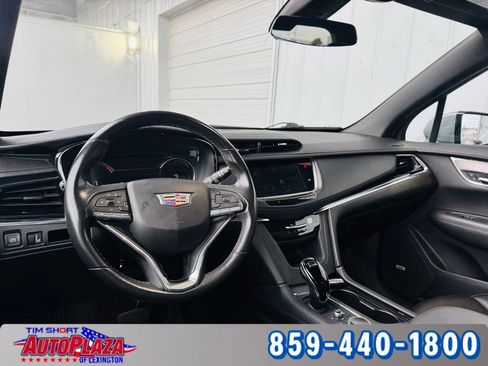 Used 2023 Cadillac XT6 Luxury image 14