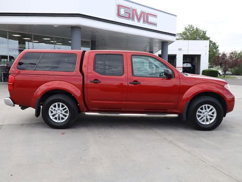 Used 2017 Nissan Frontier SV w/ SV Value Truck Package AWD/4WD image 7