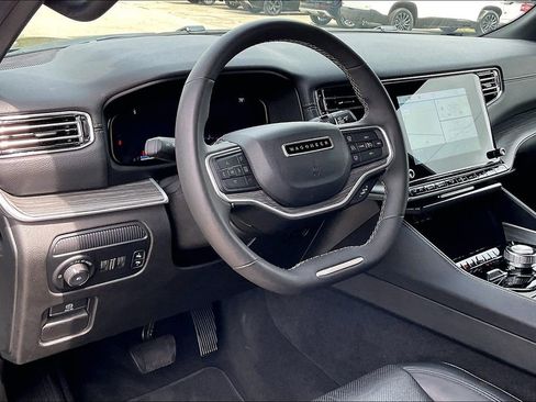 Used 2024 Jeep Wagoneer L Series II w/ Flexible Seating Group image 14