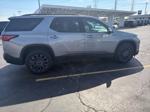 Used 2023 Chevrolet Traverse RS image 6