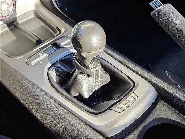 Used 2011 Chevrolet Camaro LS RWD image 17