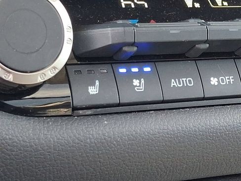 Used 2024 Toyota Sequoia Limited w/ Tow Technology Package AWD/4WD image 27
