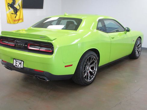 Used 2015 Dodge Challenger SRT w/ Technology Group image 5
