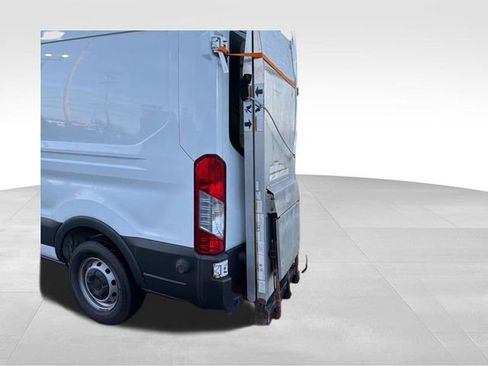 Used 2017 Ford Transit 250 Base image 24
