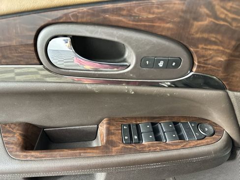 Used 2017 Buick Enclave Leather FWD image 11