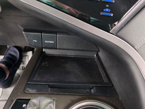 Used 2021 Toyota Camry SE FWD image 18