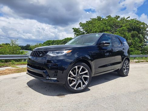Used 2025 Land Rover Discovery Dynamic SE image 1