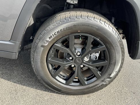 Used 2022 Jeep Grand Cherokee Limited image 44